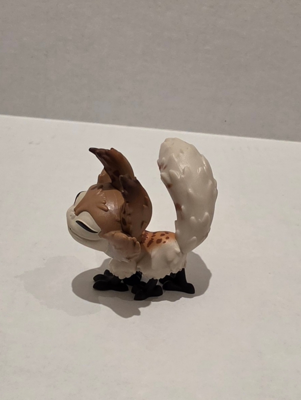 Disney Star Wars Bounty Collection Series 8 Figure - Brown, Cream & White - Picture 9 of 12